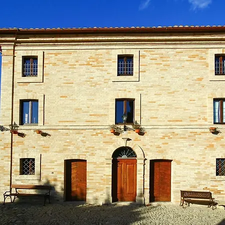 萨西圣朱塞佩酒店 Montegiorgio